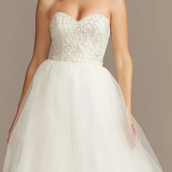 NWT - Vera Wang Strapless Crystal Floral Bodice Wedding Dress - Picture 2 of 5